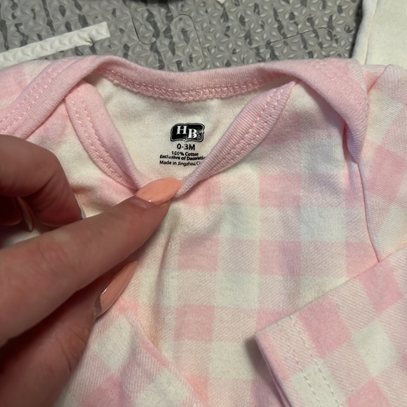 HB longsleeve onsies x3- US 0-3 - Picture 5 of 10